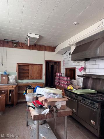 122 21st Street NW Barberton OH 44203