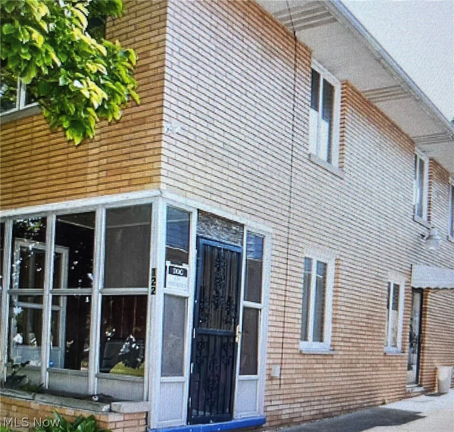 122 21st Street NW Barberton OH 44203