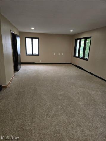 122 21st Street NW Barberton OH 44203