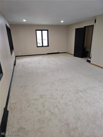 122 21st Street NW Barberton OH 44203