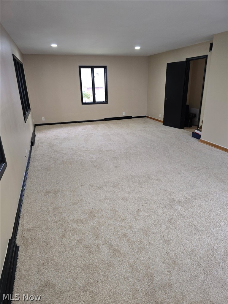 122 21st Street NW Barberton OH 44203