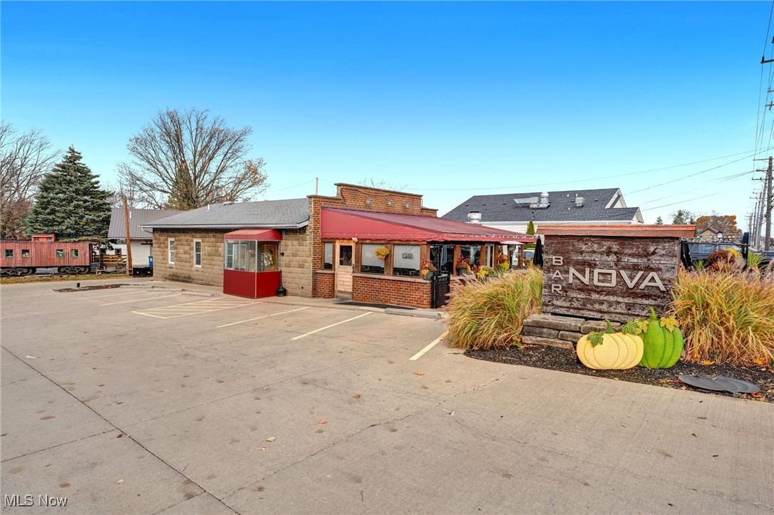 36816 Detroit Road Avon OH 44011