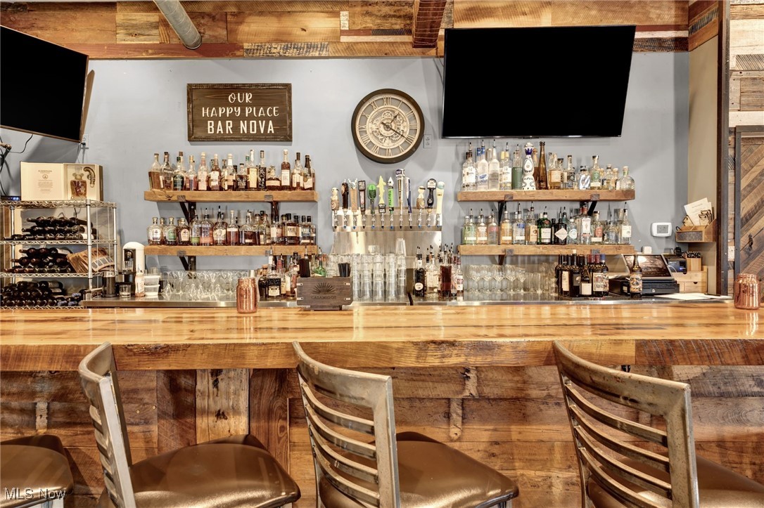 36816 Detroit Road Avon OH 44011