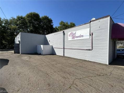 988 W Bowery Street Akron OH 44307