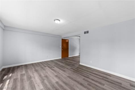 2521 Noble Road Cleveland Heights OH 44121