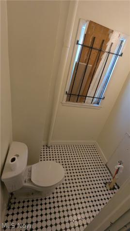 5425 Fleet Avenue Cleveland OH 44105