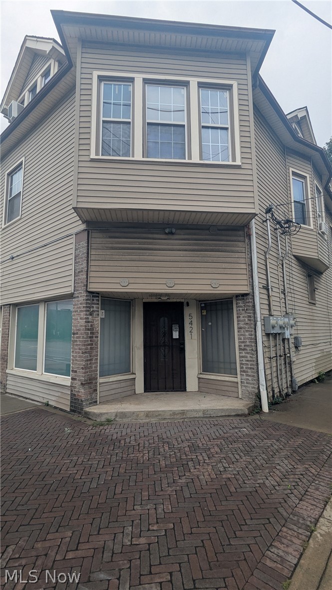 5425 Fleet Avenue Cleveland OH 44105