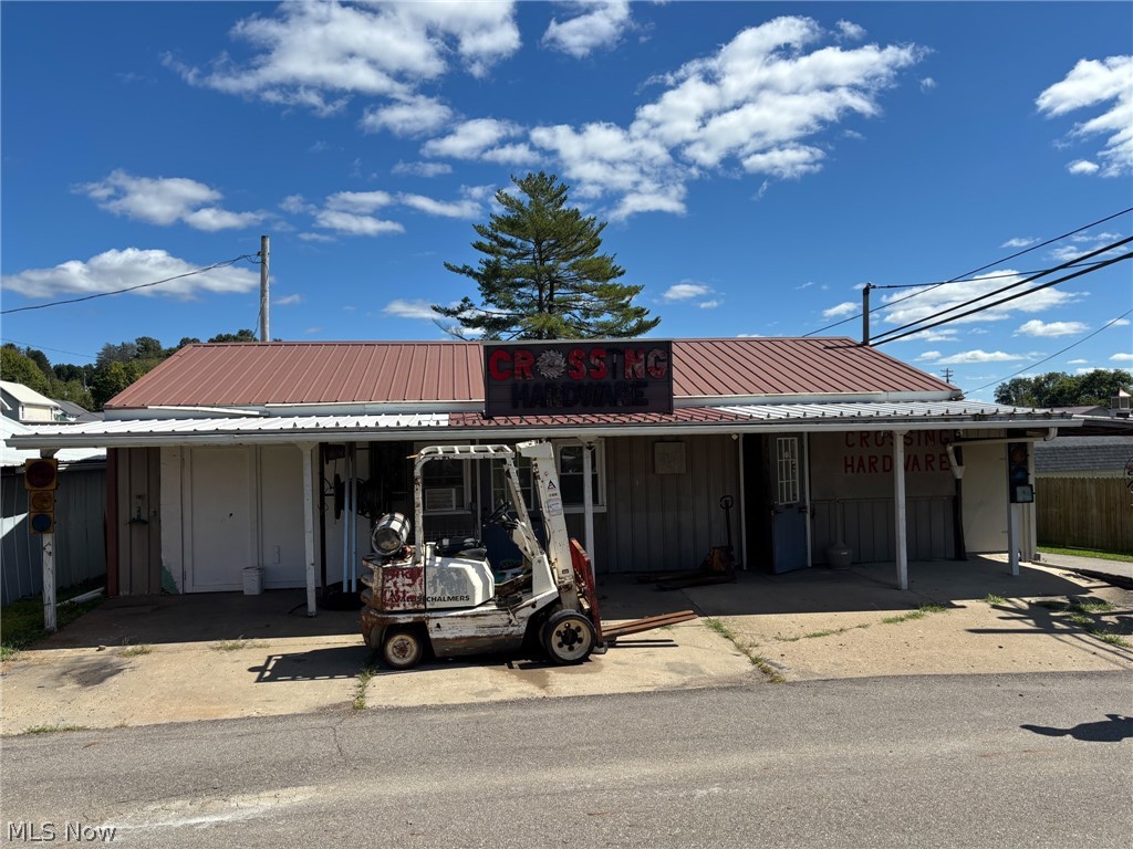 218-1/2 E Muskingum Street Freeport OH 43973