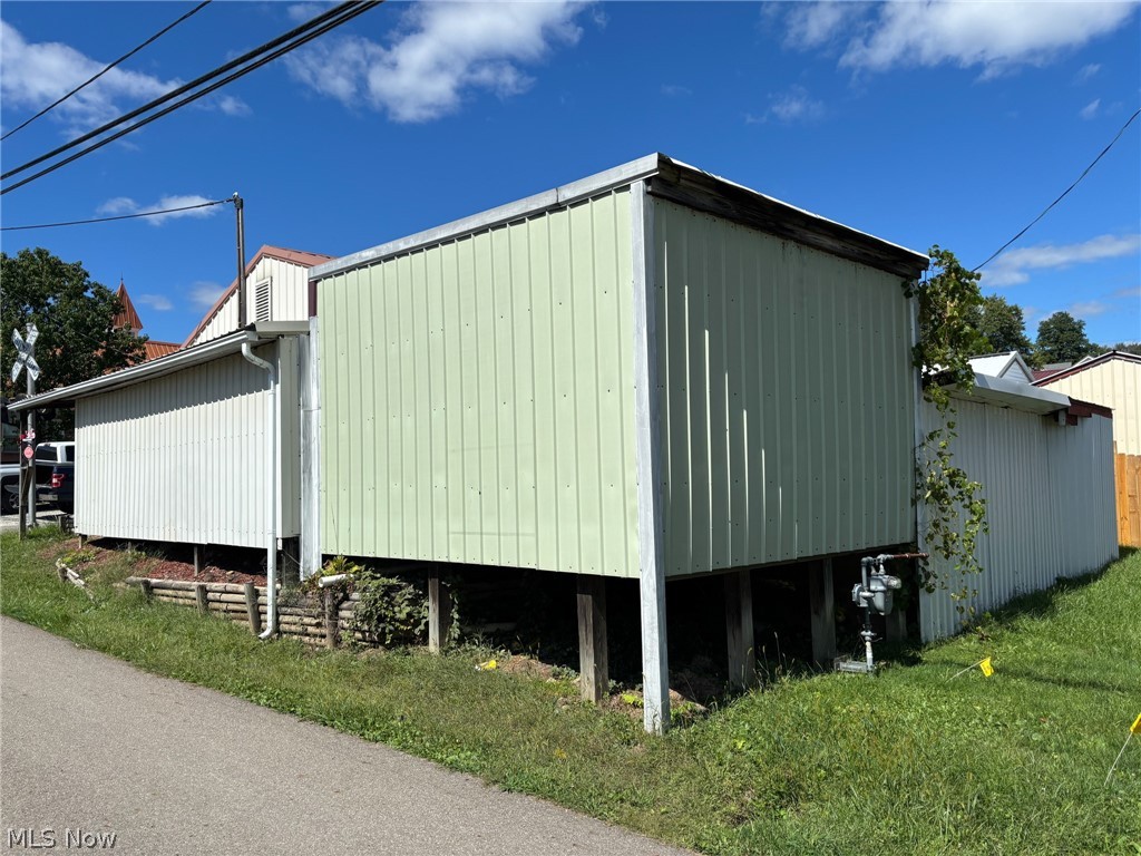 218-1/2 E Muskingum Street Freeport OH 43973