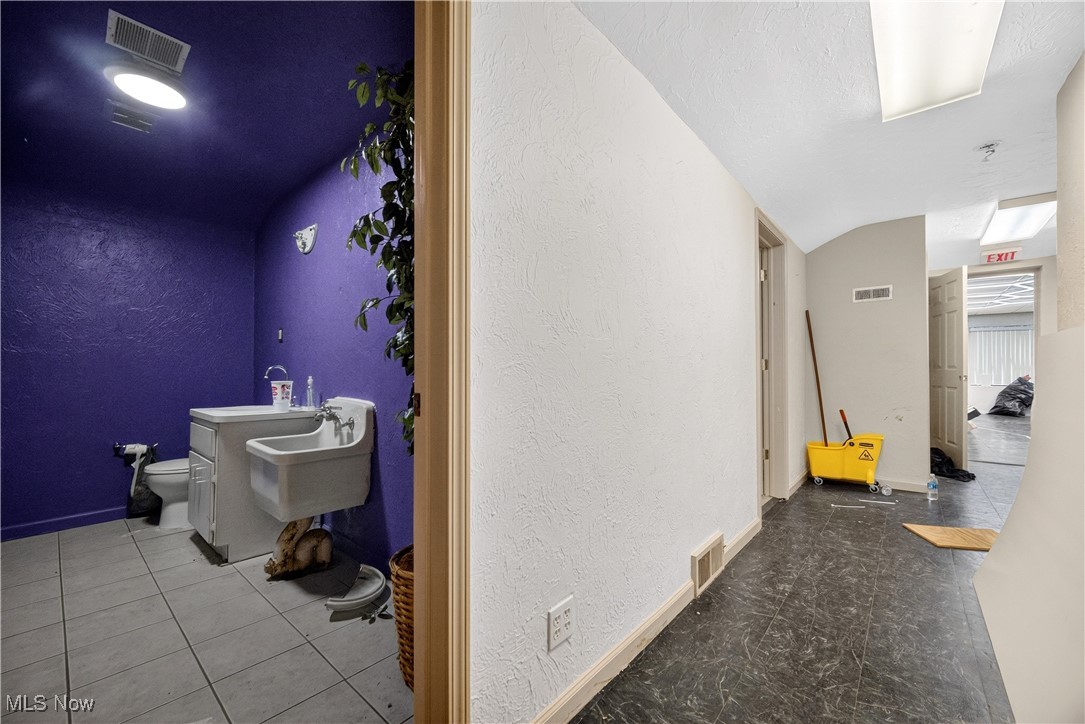 4226 Mayfield Road South Euclid OH 44121
