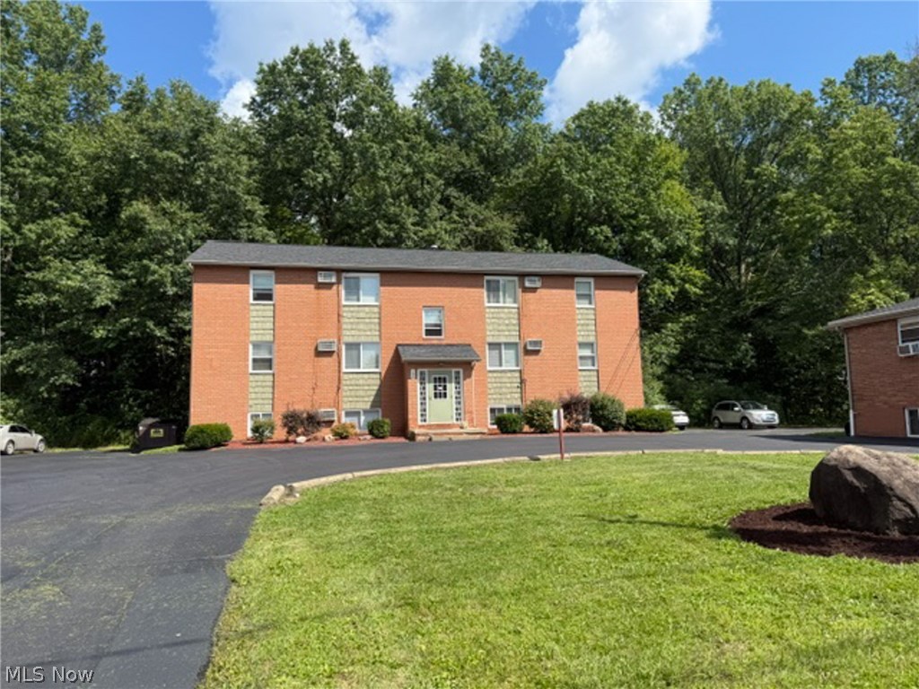 170 Kendall Avenue Campbell OH 44405