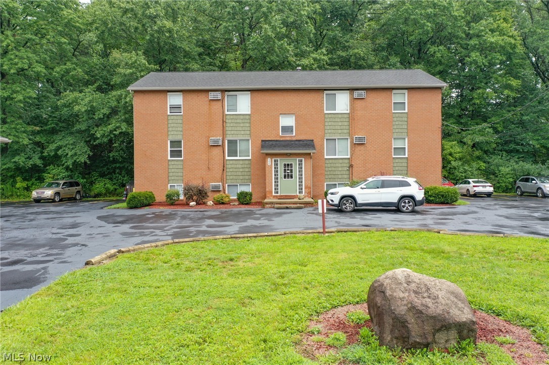 170 Kendall Avenue Campbell OH 44405