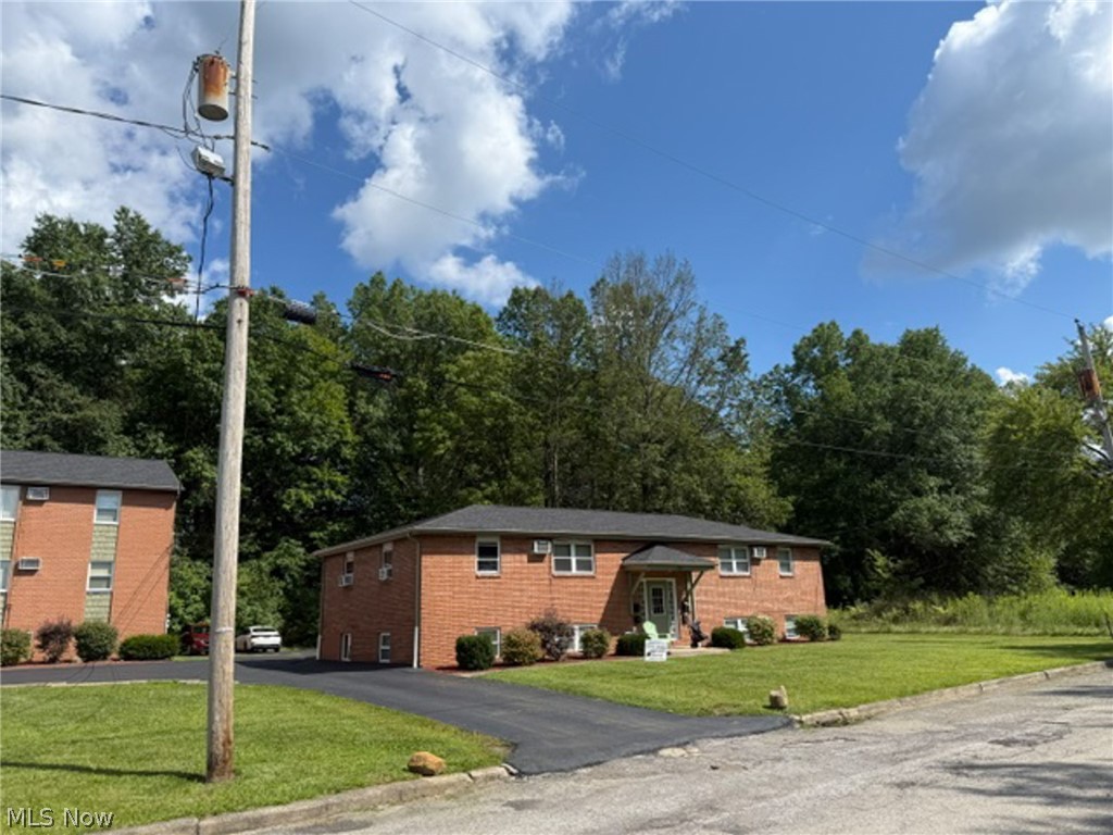 170 Kendall Avenue Campbell OH 44405