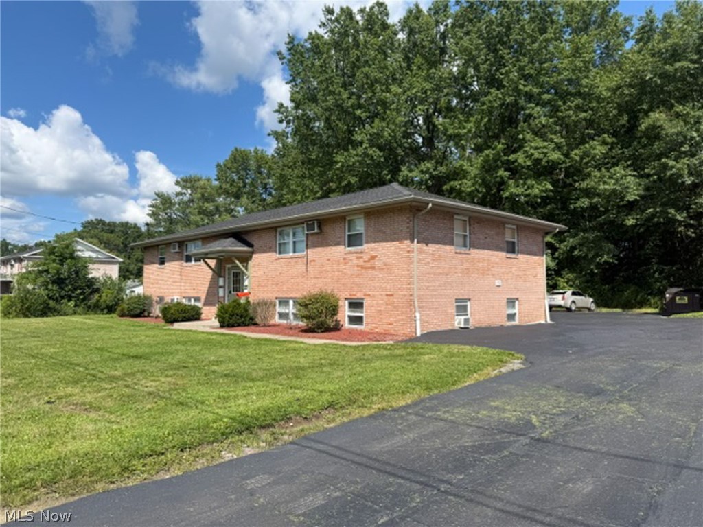 170 Kendall Avenue Campbell OH 44405