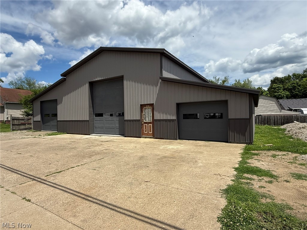 1015 Trenton Avenue Uhrichsville OH 44683