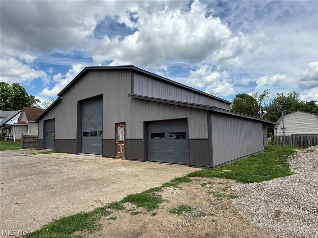 1015 Trenton Avenue Uhrichsville OH 44683