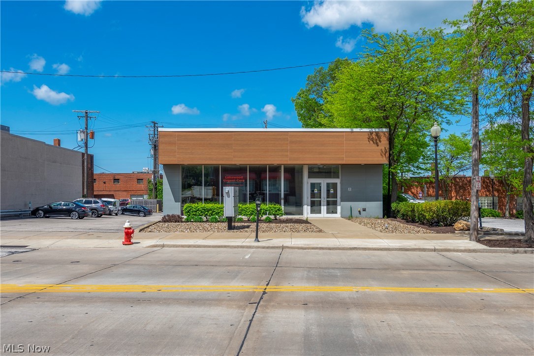 11716 Detroit Avenue Lakewood OH 44107