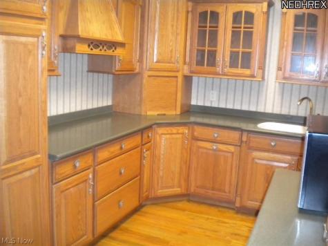 165 2nd Street NW Barberton OH 44203