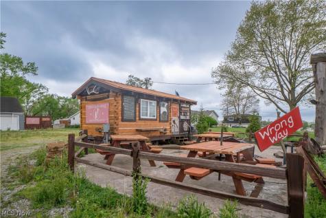 8216 Navarre Road SW Massillon OH 44646