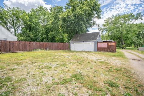 8216 Navarre Road SW Massillon OH 44646