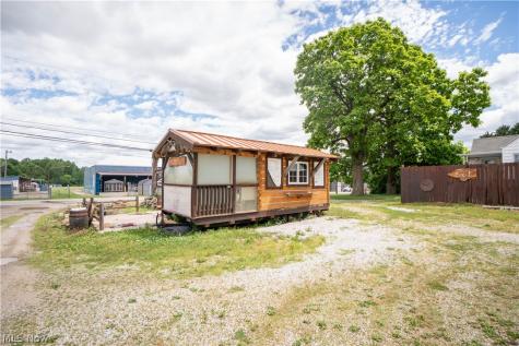 8216 Navarre Road SW Massillon OH 44646