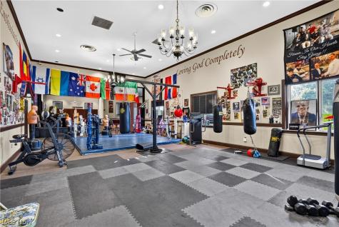 8590 Hitchcock Road Youngstown OH 44512