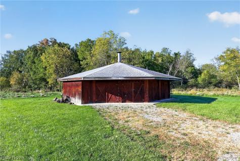 8590 Hitchcock Road Youngstown OH 44512