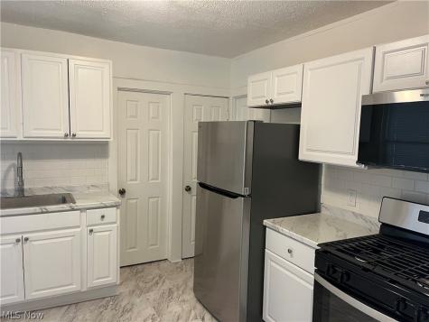 5007 Clark Avenue Cleveland OH 44102