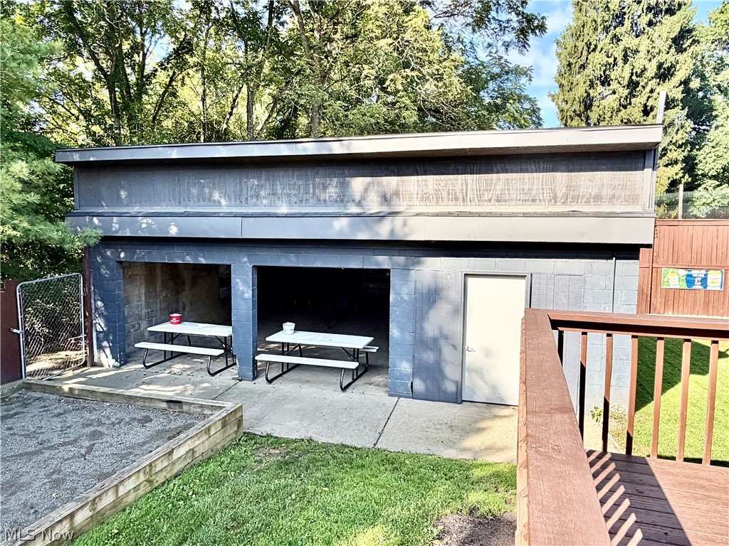 1111 Niles Cortland Road NE Howland OH 44484