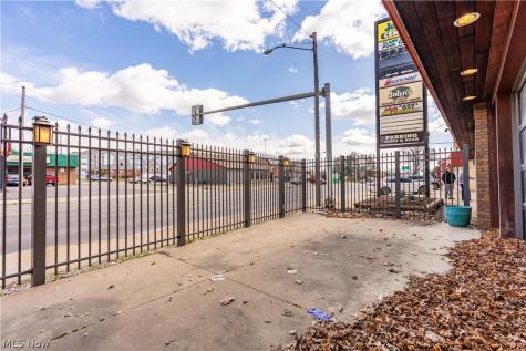 2729 Cleveland Avenue NW Canton OH 44709