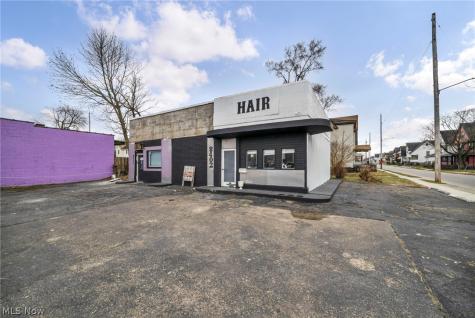 8400-8402 Cedar Avenue Cleveland OH 44103