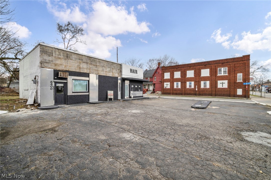 8400-8402 Cedar Avenue Cleveland OH 44103