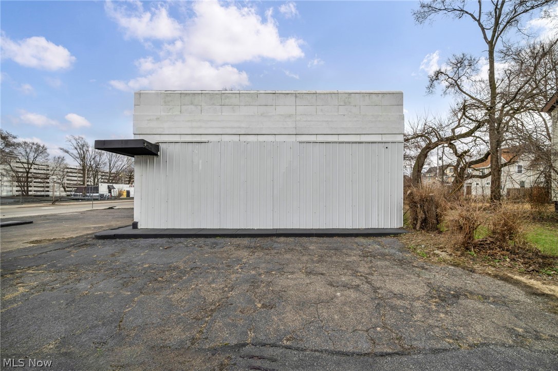 8400-8402 Cedar Avenue Cleveland OH 44103