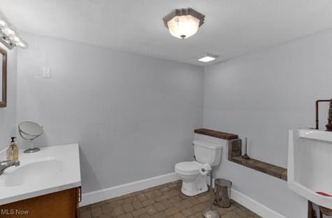 7000 Alliance Road NW Malvern OH 44644