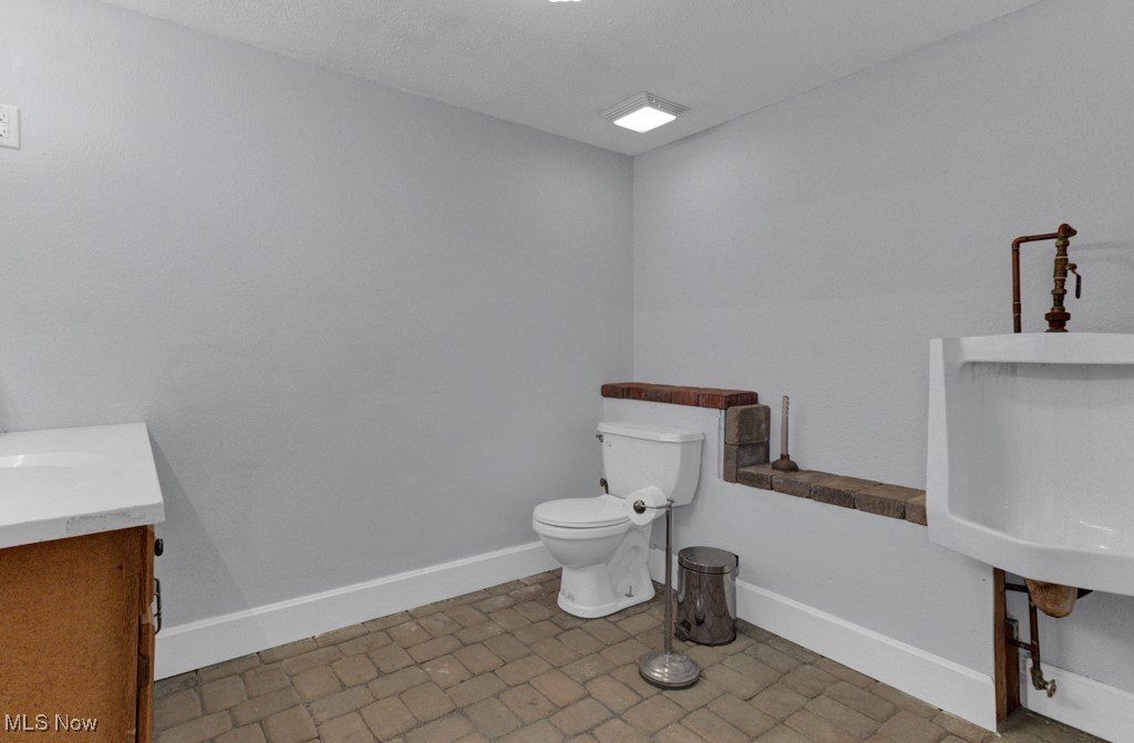 7000 Alliance Road NW Malvern OH 44644