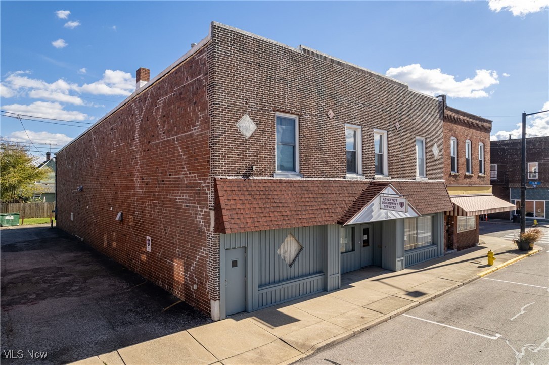 223 2nd Street Barberton OH 44203