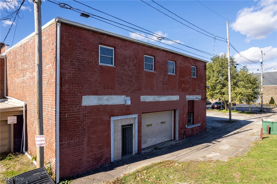 223 2nd Street Barberton OH 44203