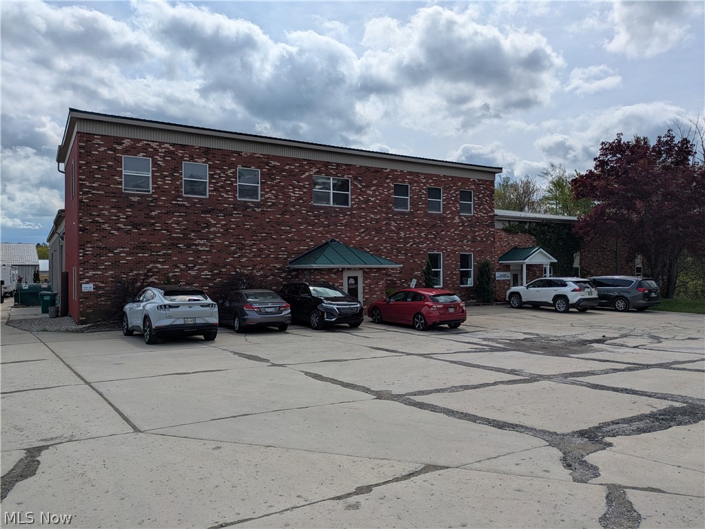 9755 Plank Road Montville OH 44064