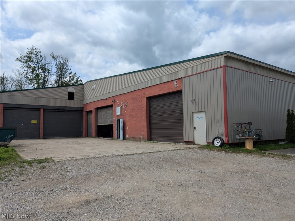 9755 Plank Road Montville OH 44064