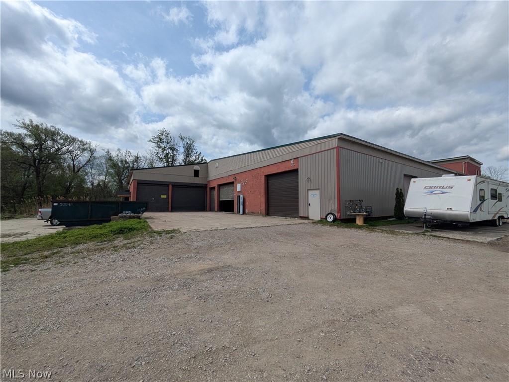 9755 Plank Road Montville OH 44064