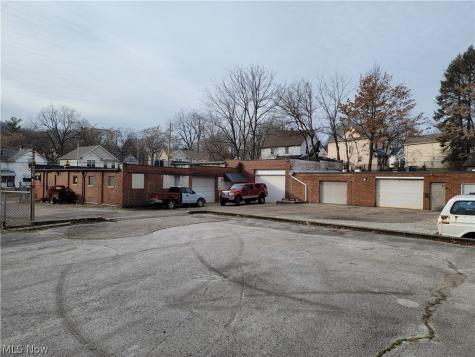 771 Moon Street Akron OH 44307