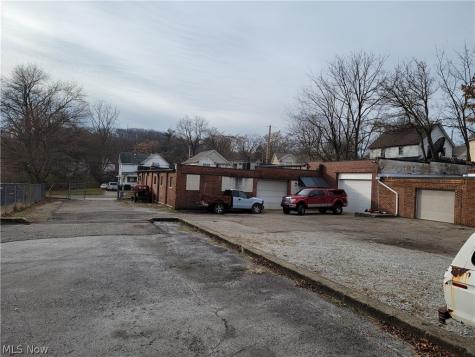 771 Moon Street Akron OH 44307