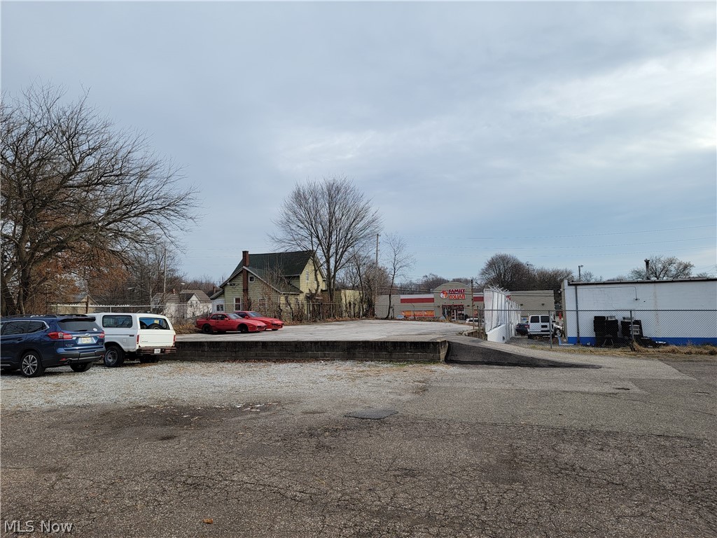 771 Moon Street Akron OH 44307