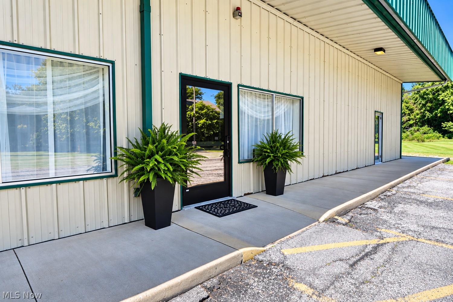 326 W Main Road Conneaut OH 44030