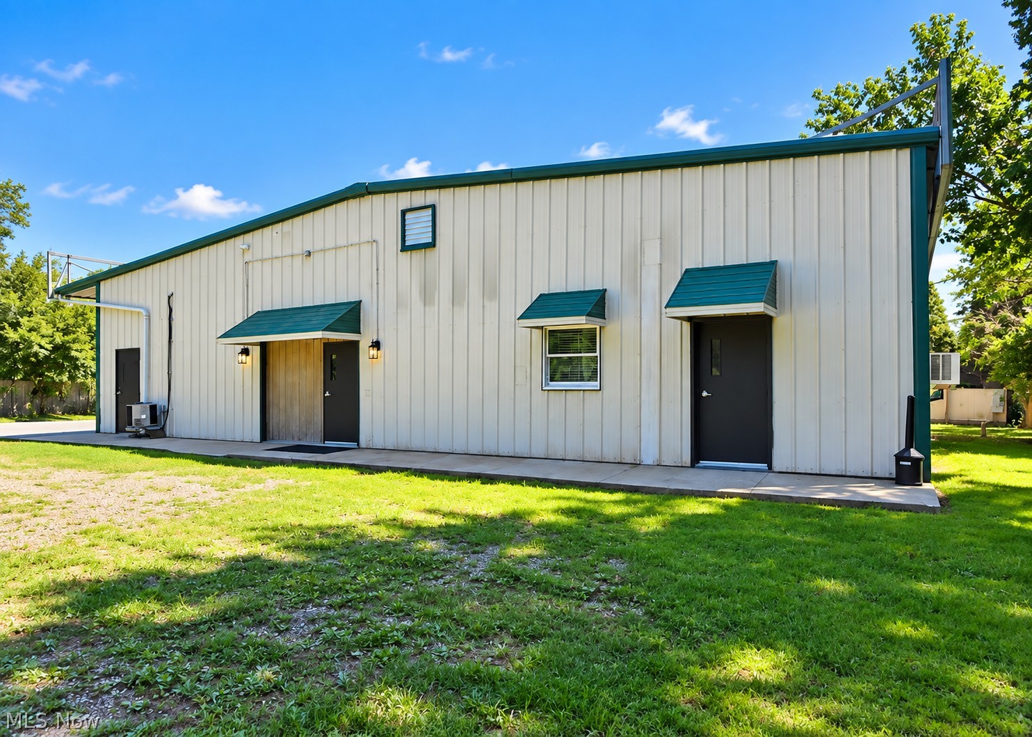 326 W Main Road Conneaut OH 44030