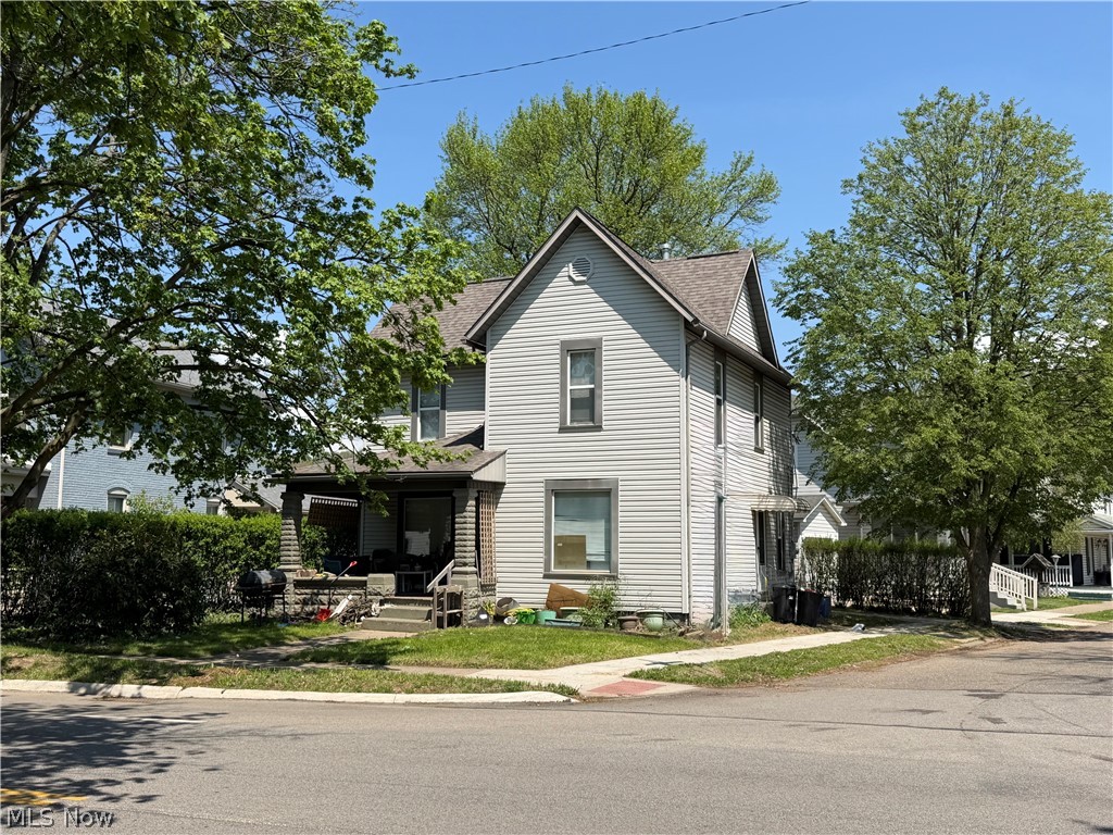 1221-1223 2nd Street NW New Philadelphia OH 44663