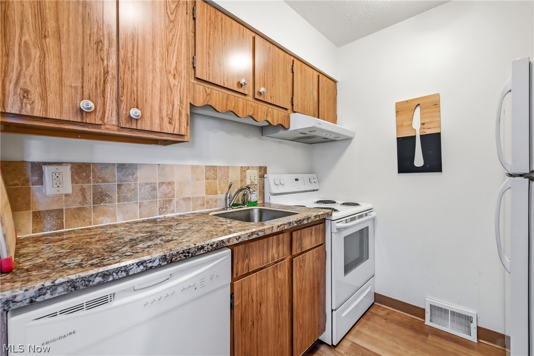 1820 E Market Street Warren OH 44483