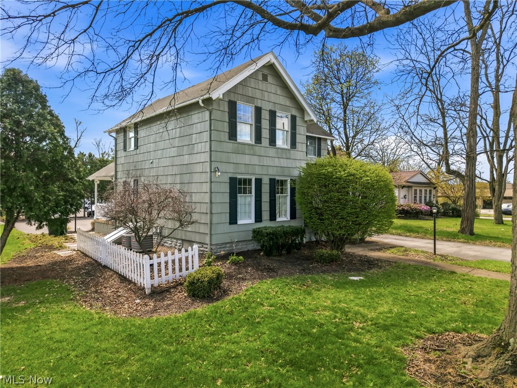 1820 E Market Street Warren OH 44483