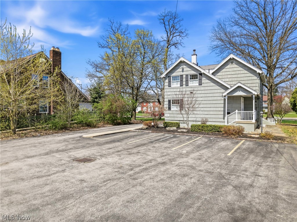 1820 E Market Street Warren OH 44483