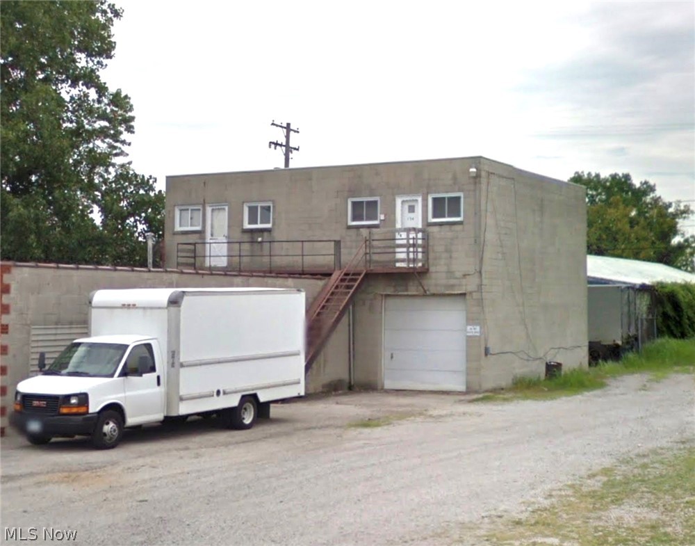 154 Woodbury Street Elyria OH 44035
